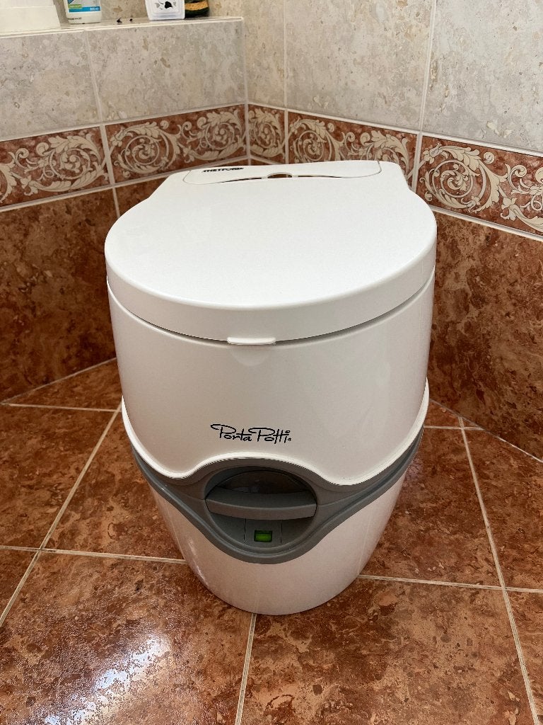Chemische toilet, Ophalen, Zo goed als nieuw