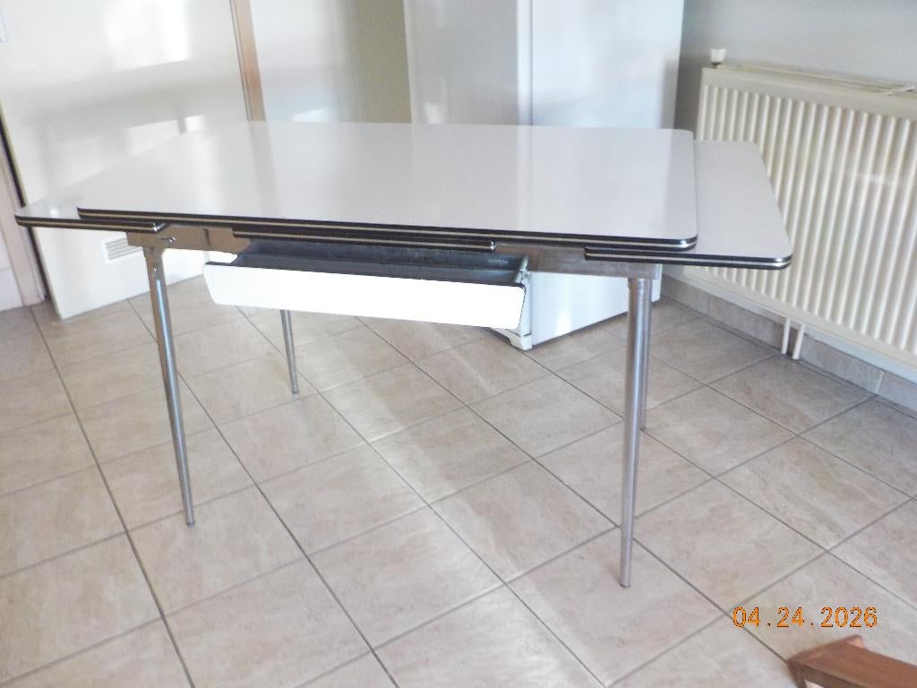 table de cuisine, 200 cm ou plus, Comme neuf, Enlèvement, Blanc