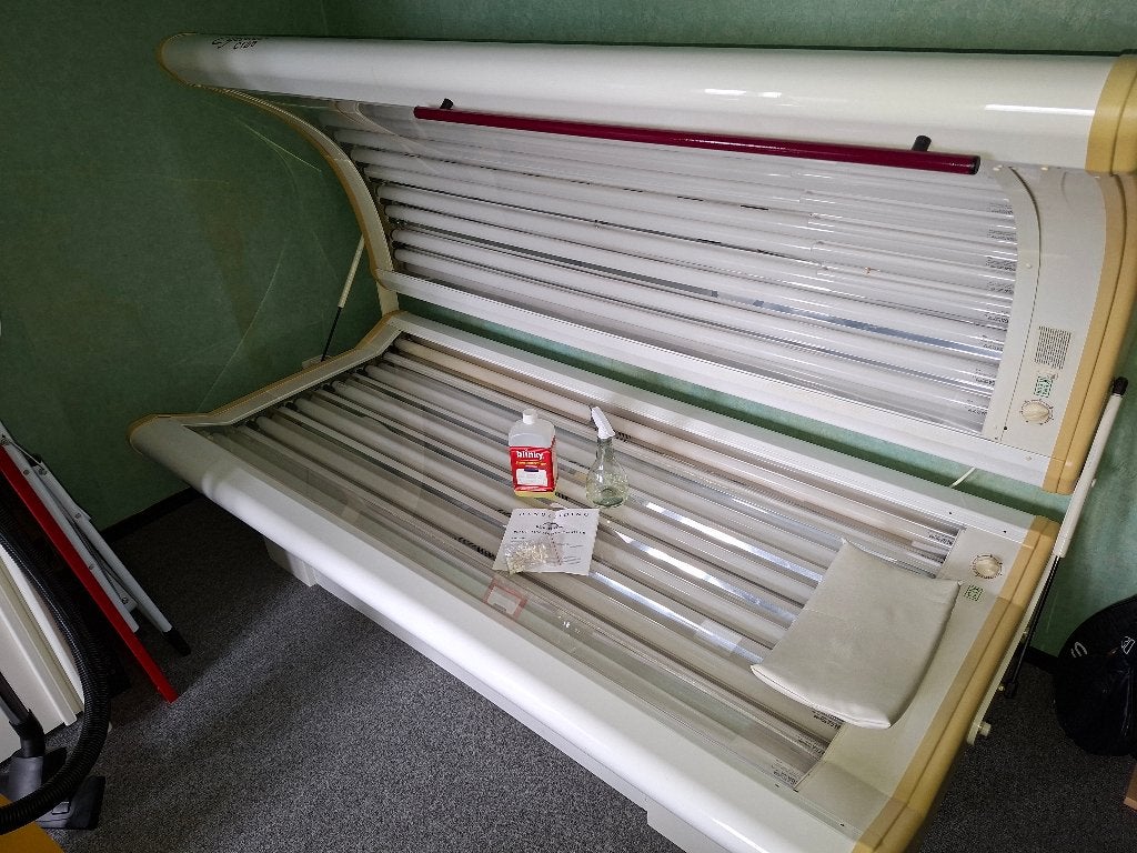 Zonnebank Ergoline Cyrano 12/5, Elektronische apparatuur, Ophalen, Zo goed als nieuw, Gezichtsbruiner, 15 lampen of meer
