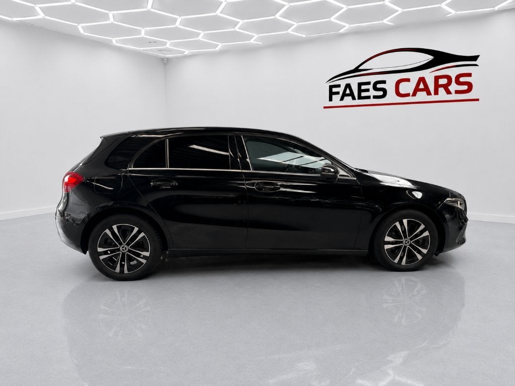 Mercedes A250E hybride PHEV, Auto's, Dealer onderhouden, Leder en Stof, Zwart, 5 deurs