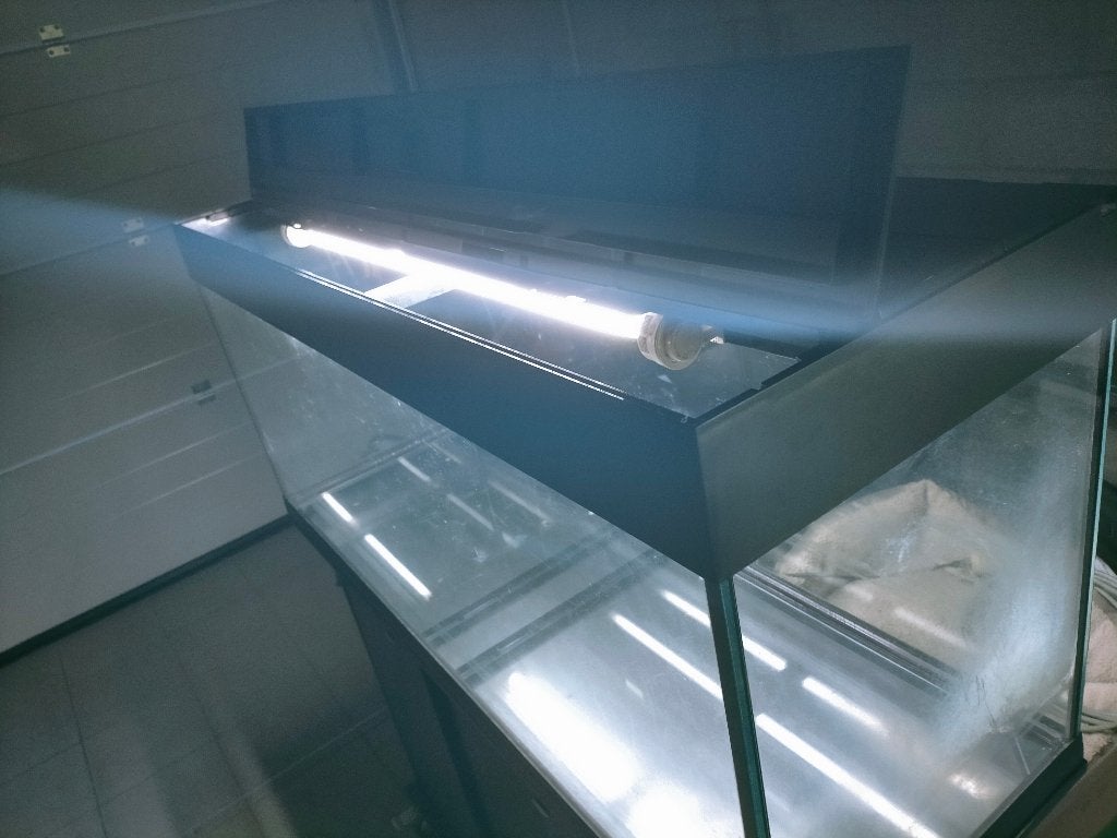 Aquarium sur meuble., Ophalen, Gebruikt, Aquariummeubel