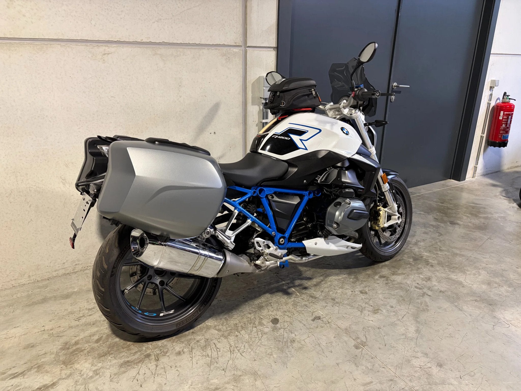 BMW R1200R met verlagingskit in touringtrim (bj 2018), Motoren, Bedrijf, Meer dan 35 kW, Toermotor, 1200 cc
