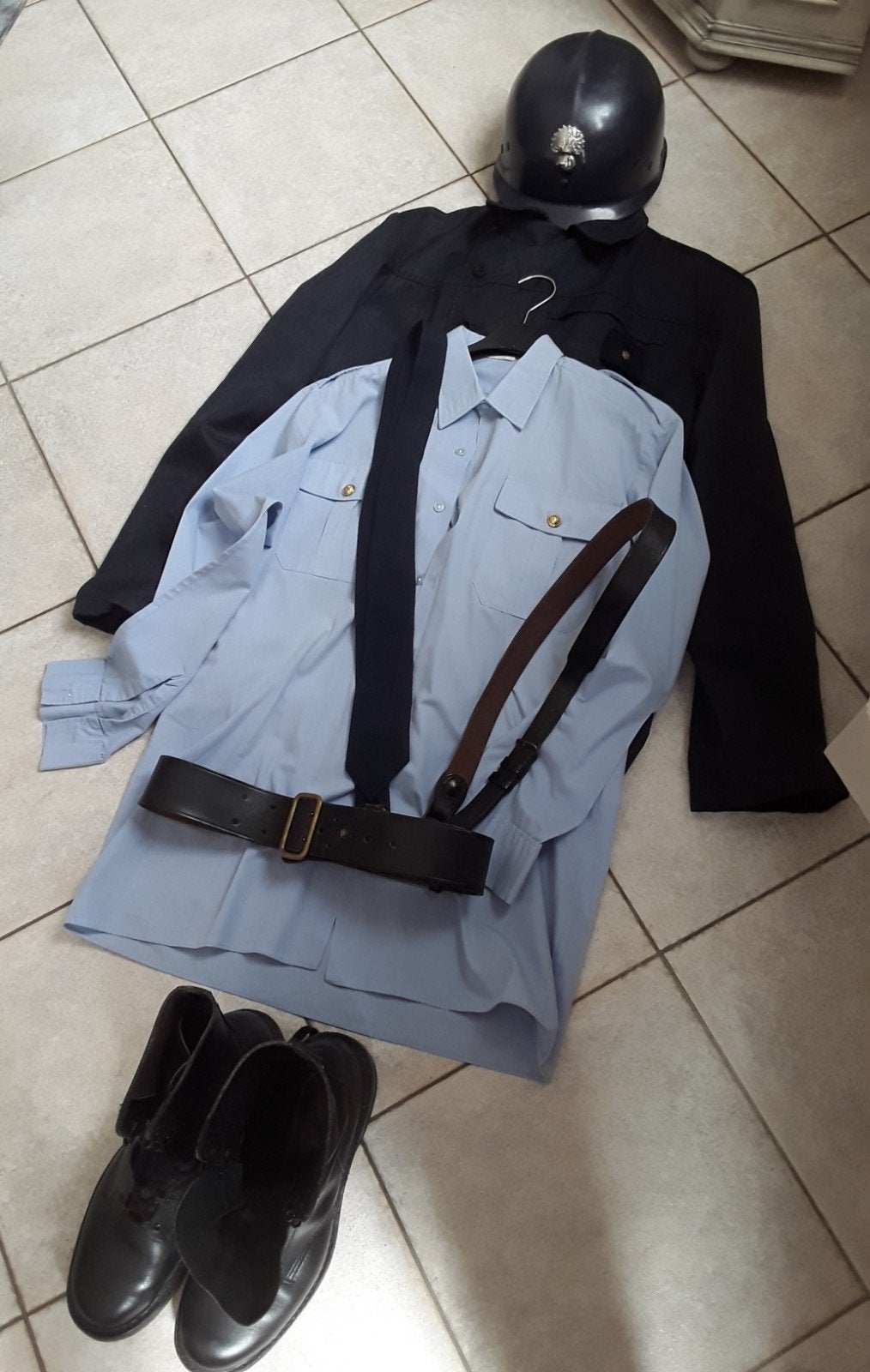 Tenue complète de maintien d'ordre d'Officier Gendarmerie, Envoi, Gendarmerie