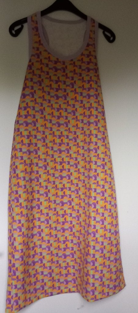 Custom-made midi-jurk-geometrische print- 38- onberispelijk, Maat 38/40 (M), Ophalen of Verzenden, Zo goed als nieuw, Onder de knie