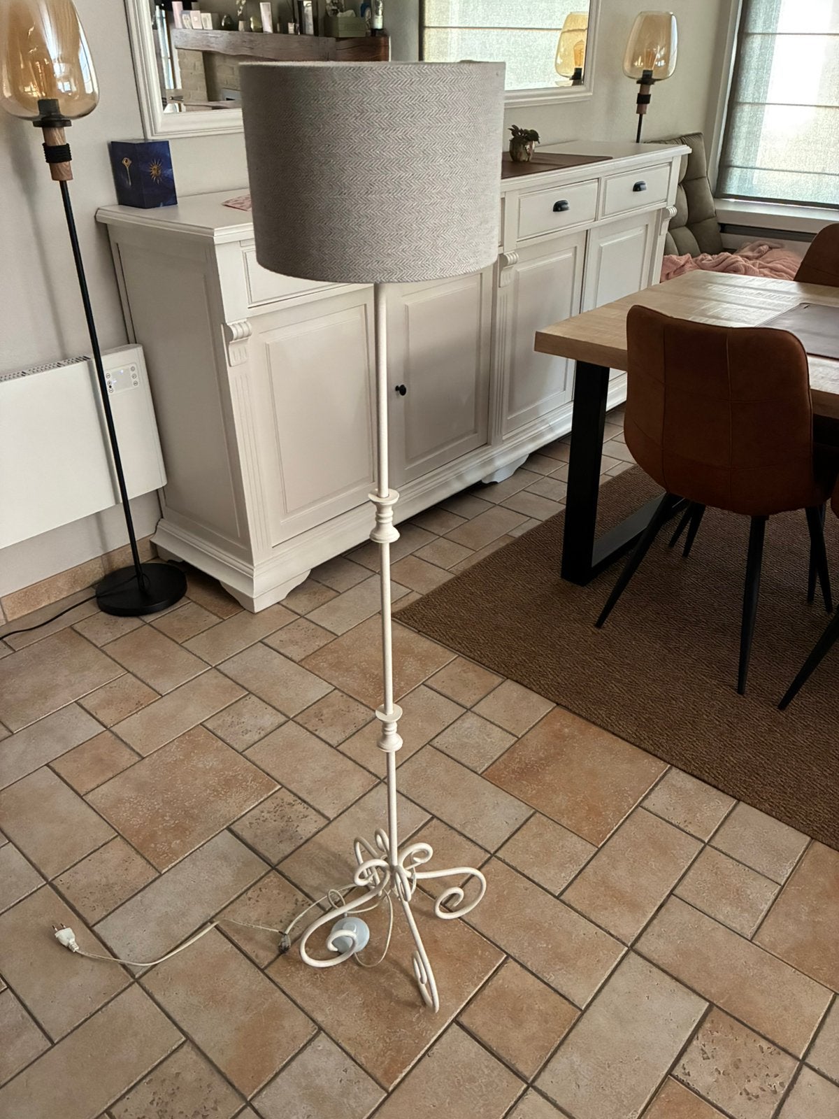 Landelijke stijl staanlamp GRATIS, Huis en Inrichting, Lampen | Vloerlampen, Ophalen, Gebruikt, 100 tot 150 cm