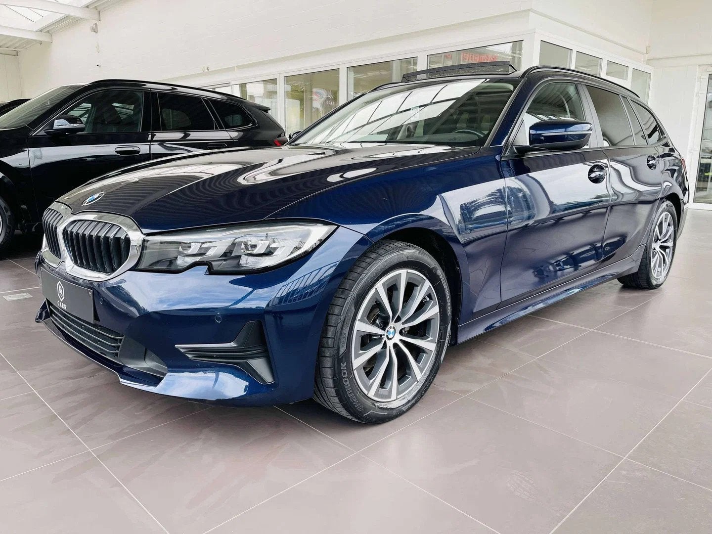 BMW 3 Serie 318 dA * GARANTIE + TOIT PANO + LED + GPS PRO +, Auto's, Automaat, Stof, 4 cilinders, Blauw