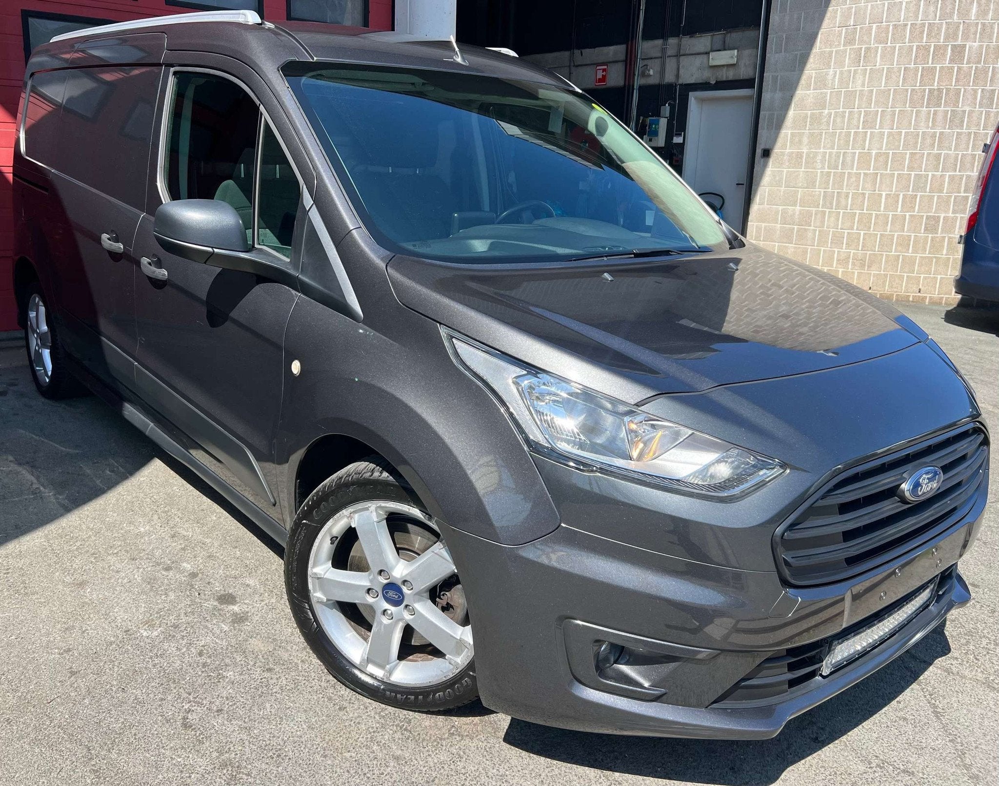 Ford Transit Connect 1.5 TDCi (8.636€ HTVA)LONG CHÂSSIS +, Argent ou Gris, Achat, Alarme, Euro 6