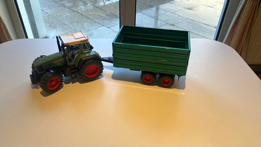 Bruder fendt met kipkar, Ophalen, Gebruikt