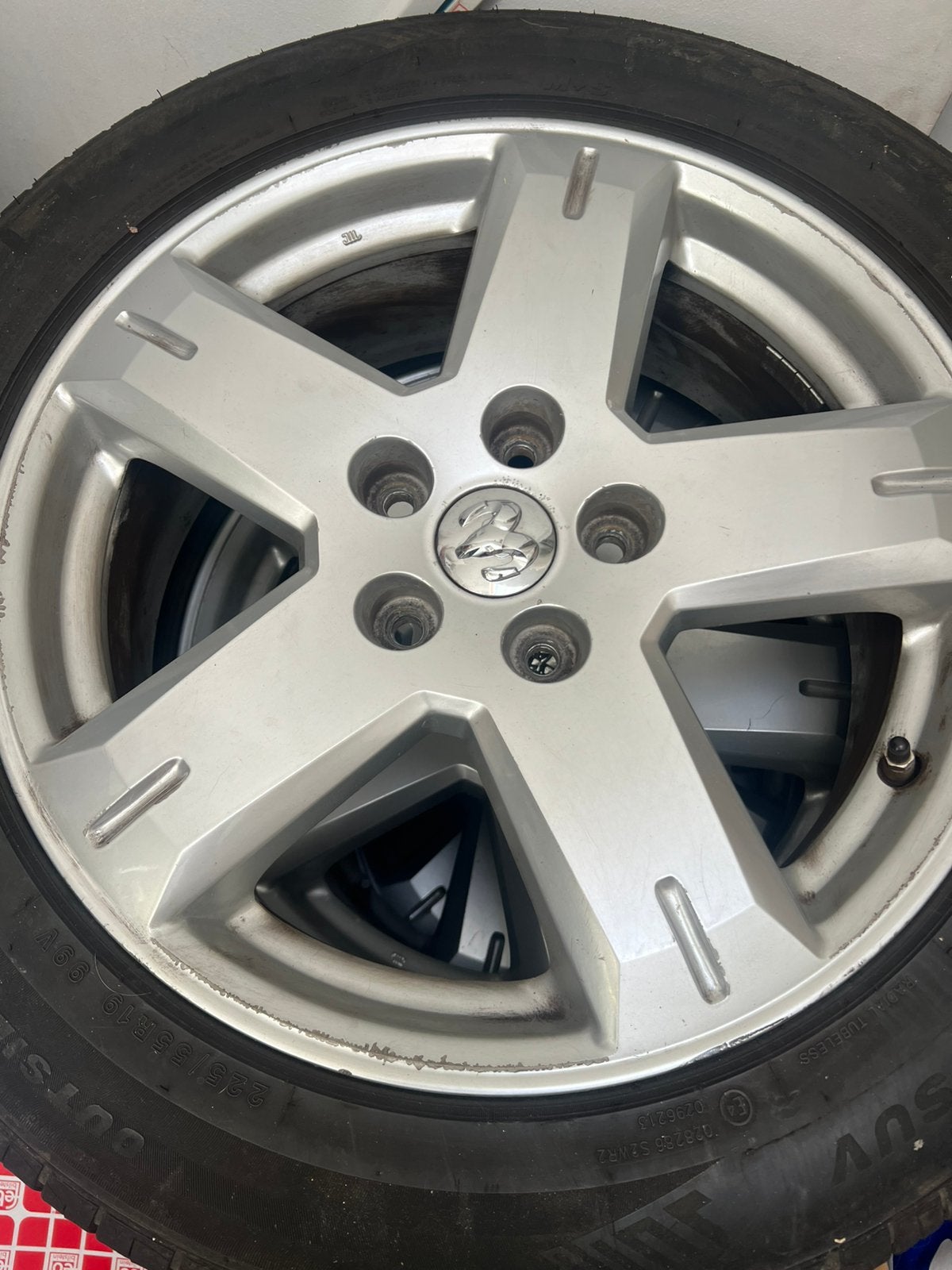 Vend jantes dodge 225/55 r19 99v, Autos : Pièces & Accessoires, Pneus & Jantes, Enlèvement, Pneu(s)