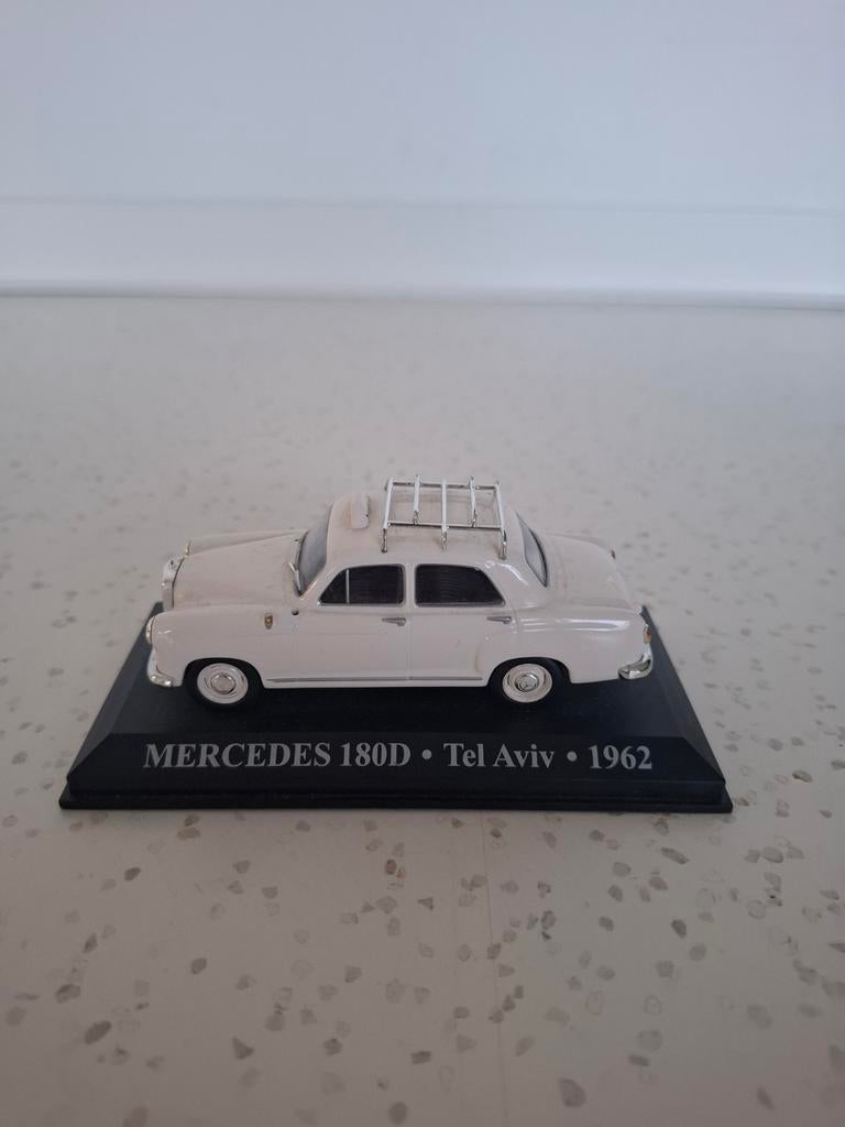 Mercedes 180D modelauto, Hobby en Vrije tijd, Modelauto's | 1:5 tot 1:12, Ophalen