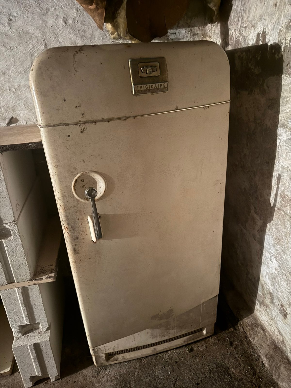 VINTAGE FRIGIDAIRE KOELKAST, Huis en Inrichting, Ophalen, Gebruikt