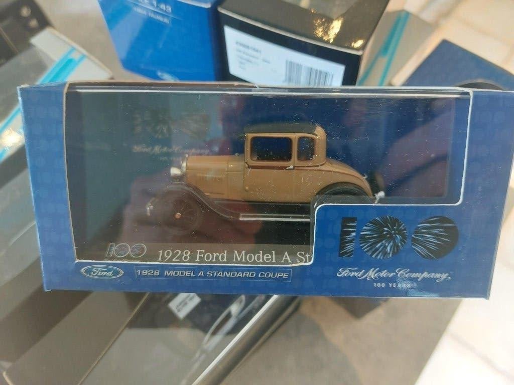 Minichamps Ford Model A Standard Coupe de 1928 Special 100 a, Ophalen of Verzenden, Nieuw, Auto, MiniChamps