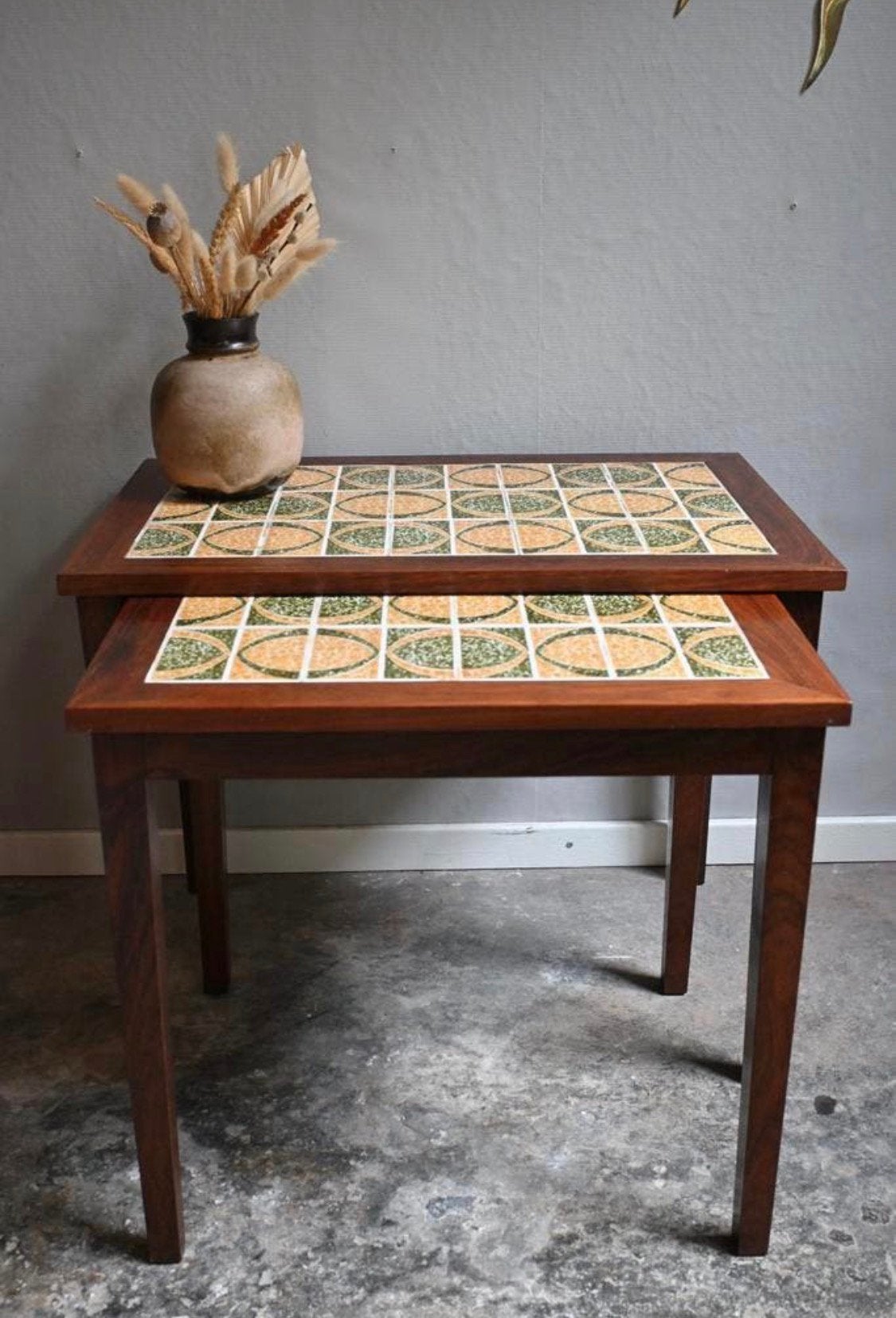 Set van 2 Deens Design Nesttafels Mimiset met Tegeltableau, Maison & Meubles, Tables | Tables d'appoint, Enlèvement, Deens Design
