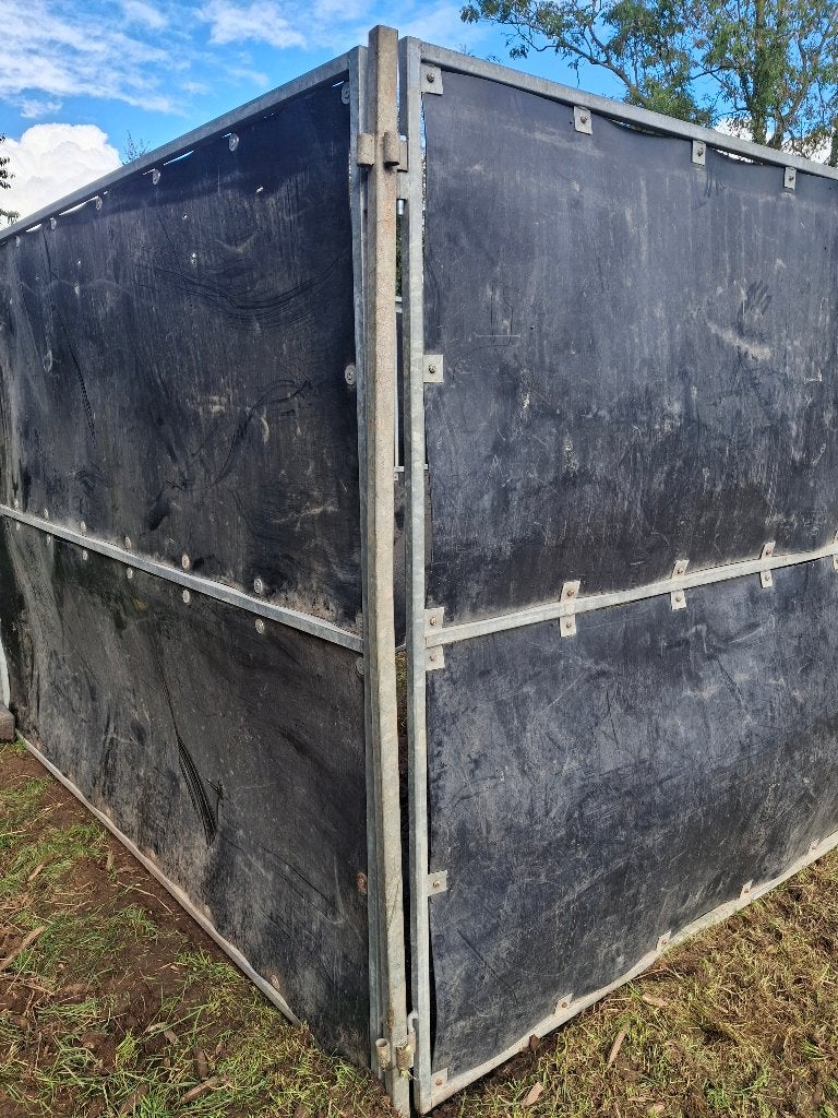 Wanted - panneaux pour boxes à chevaux, Animaux & Accessoires, Mise à l'étable, 2 ou 3 chevaux ou poneys