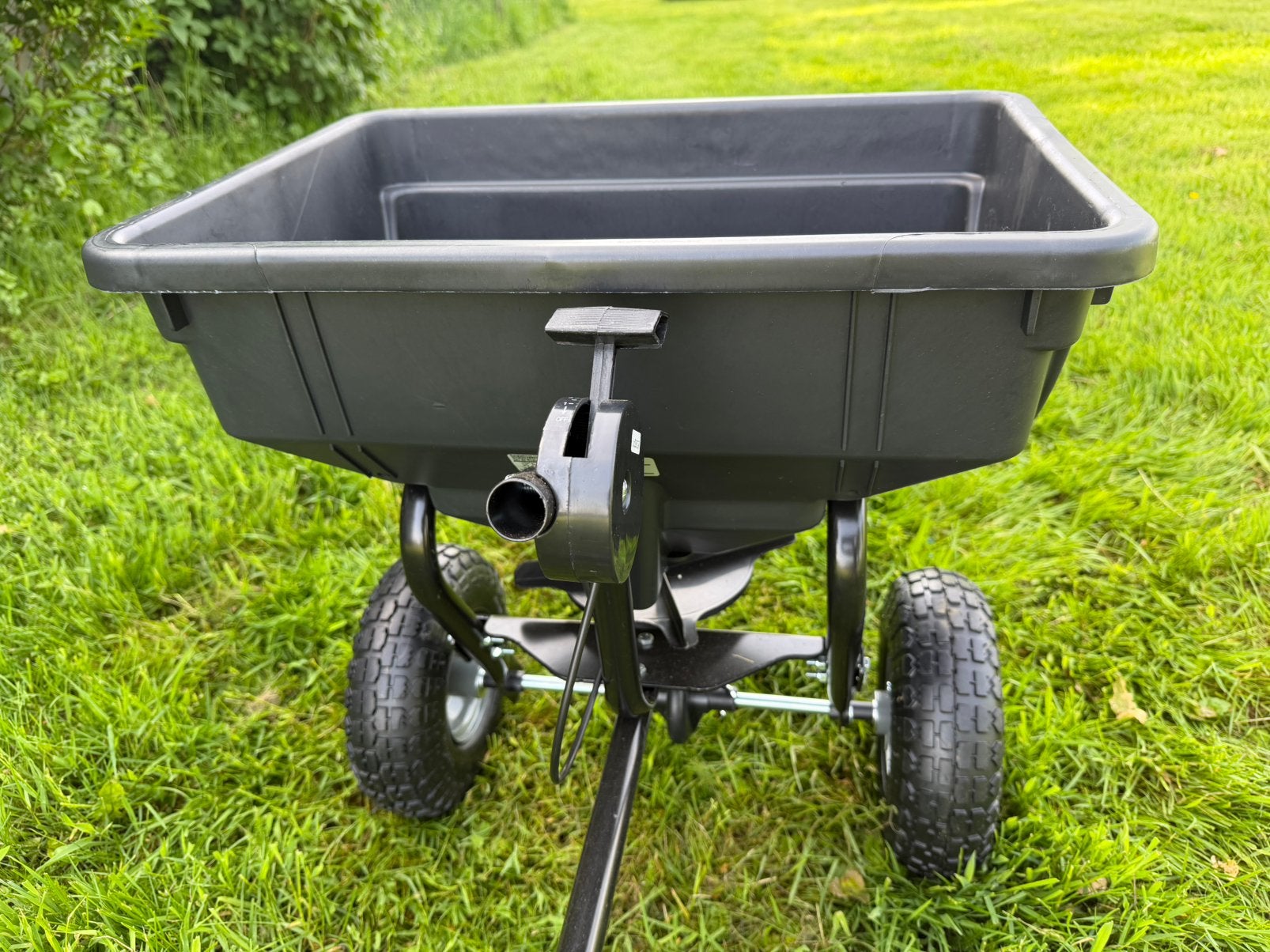 Strooiwagen type 30, HUSQVARNA, Tuin en Terras, Ophalen, Zo goed als nieuw