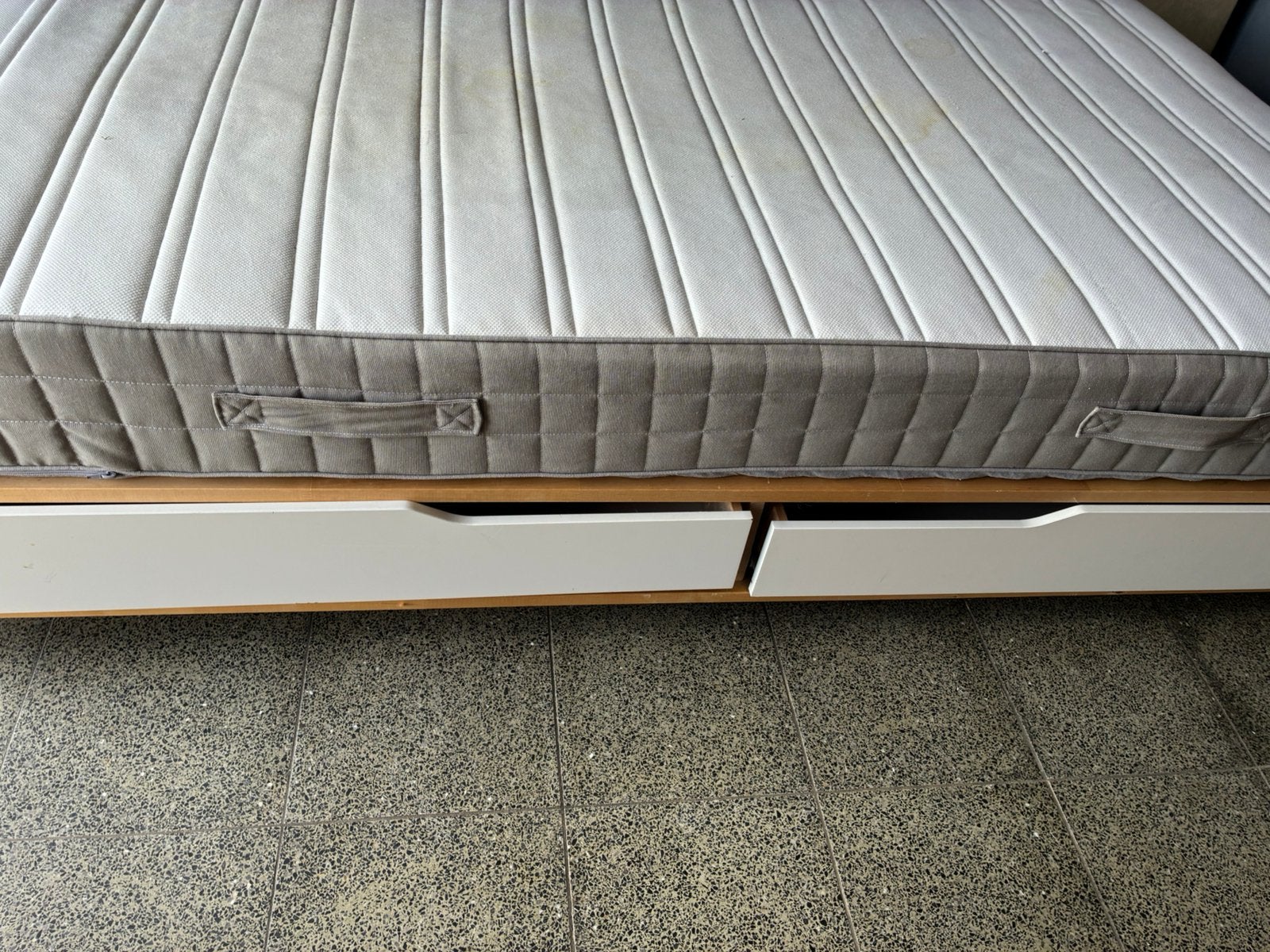 Bed met 4 schuiven, matras en donsdeken, Ophalen, Gebruikt, Tweepersoons, 140 cm
