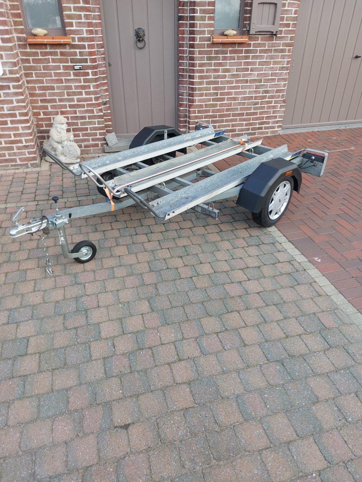 te koop Motoraanhanger / Motortrailer, Ophalen, Zo goed als nieuw
