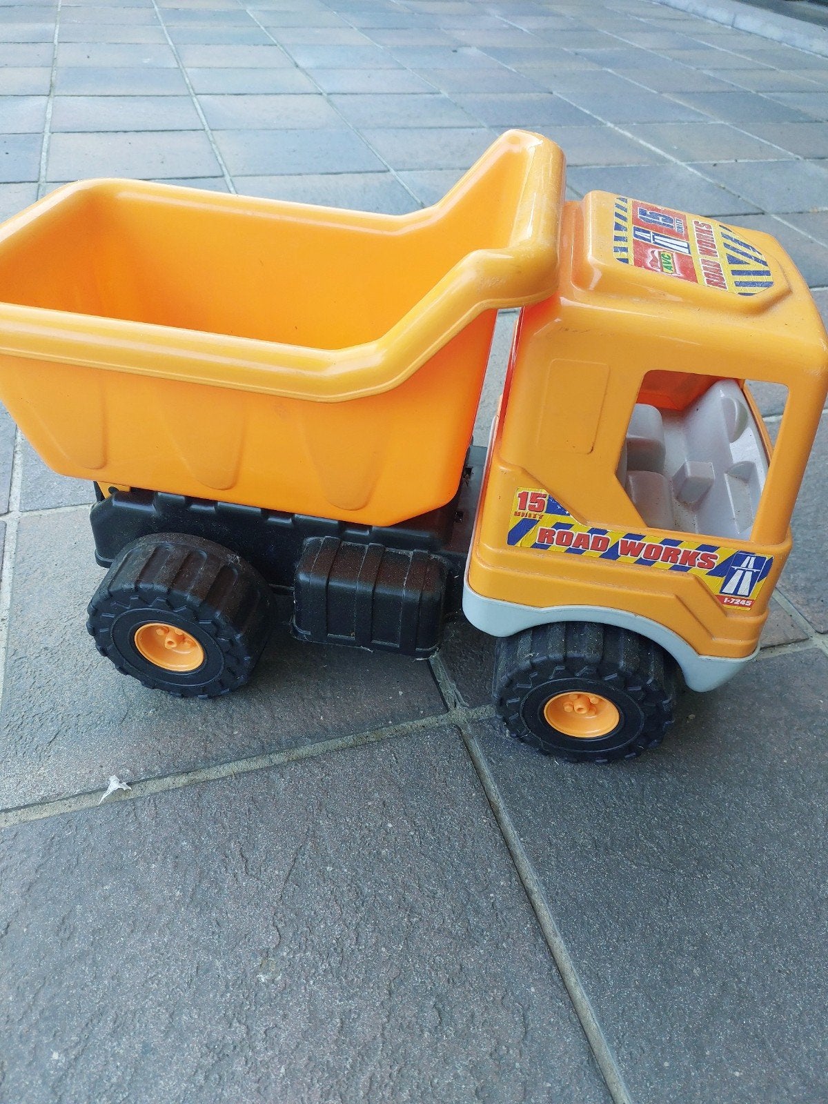 zeer degelijke kiepwagen, Enlèvement