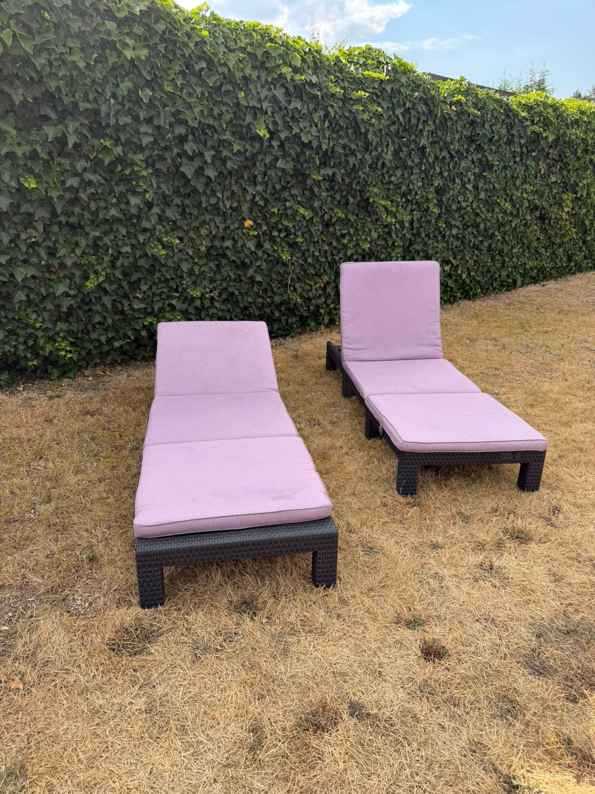 2x LOUNGEBEDDEN, Tuin en Terras, Ophalen, Zo goed als nieuw, Plastic, Verstelbaar