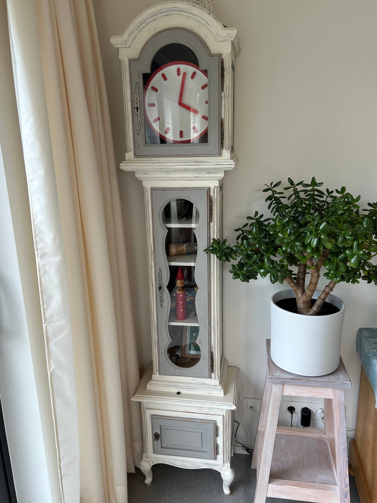 Armoire à horloge/vitrine rénovée, Enlèvement