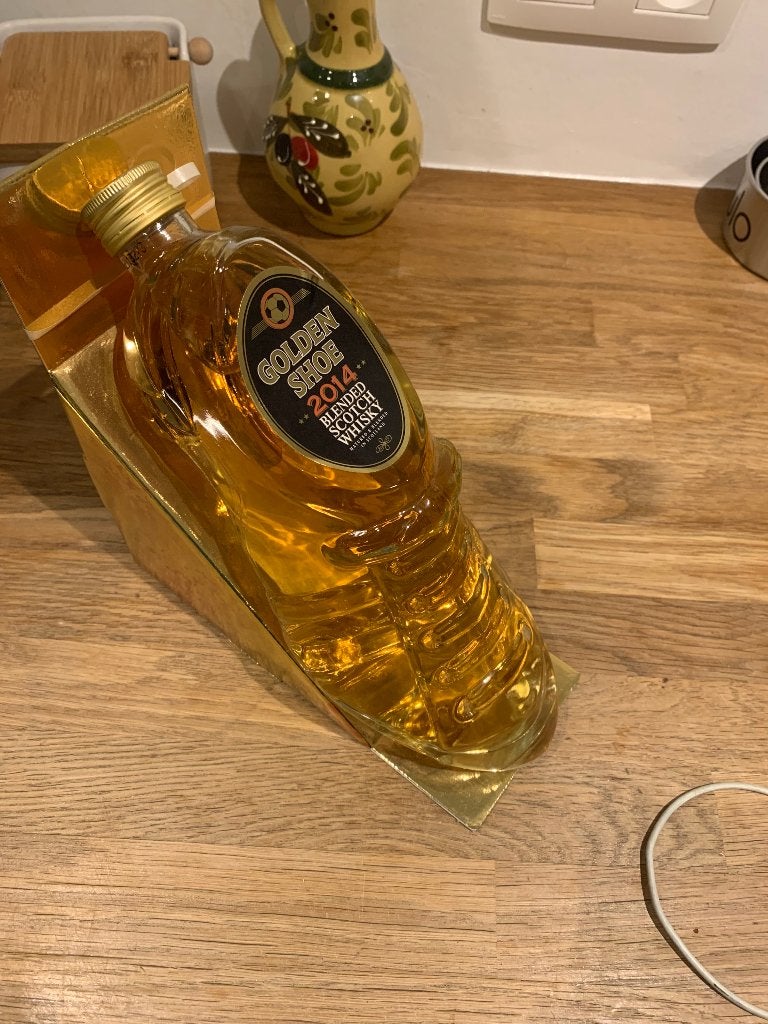 Golden shoe whisky 2014, Collections, Neuf, Autres régions, Pleine, Enlèvement