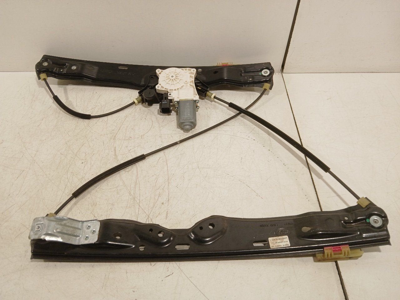 Raammechaniek elektrisch rechts voor Land Rover Discovery, Onderdelen@venauto.nl, Van der Ven Autorecycling B.V., Ettenseweg 76, 4706 PB Roosendaal, The Netherlands