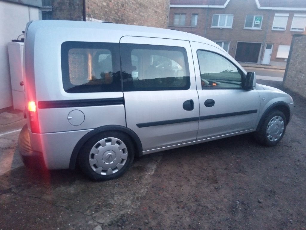 Opel Combo 1.4 i tour met  airco en met schade, Autos, Argent ou Gris, Noir, 5 portes, Verrouillage central