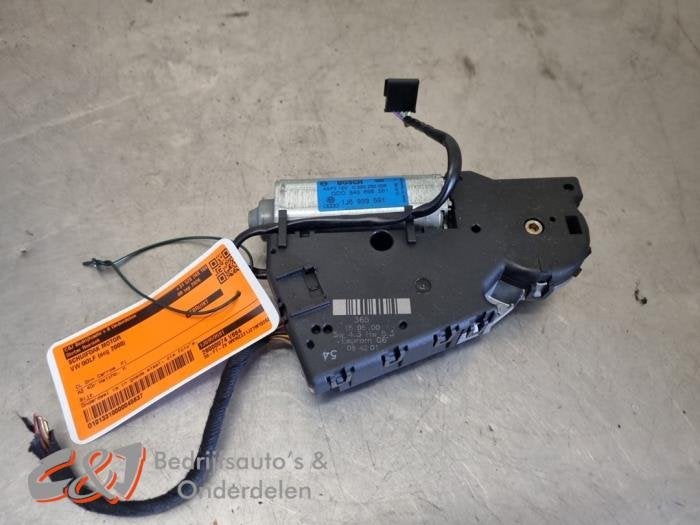 Schuifdak Motor van een Volkswagen Golf, Gebruikt, -, Volkswagen, -