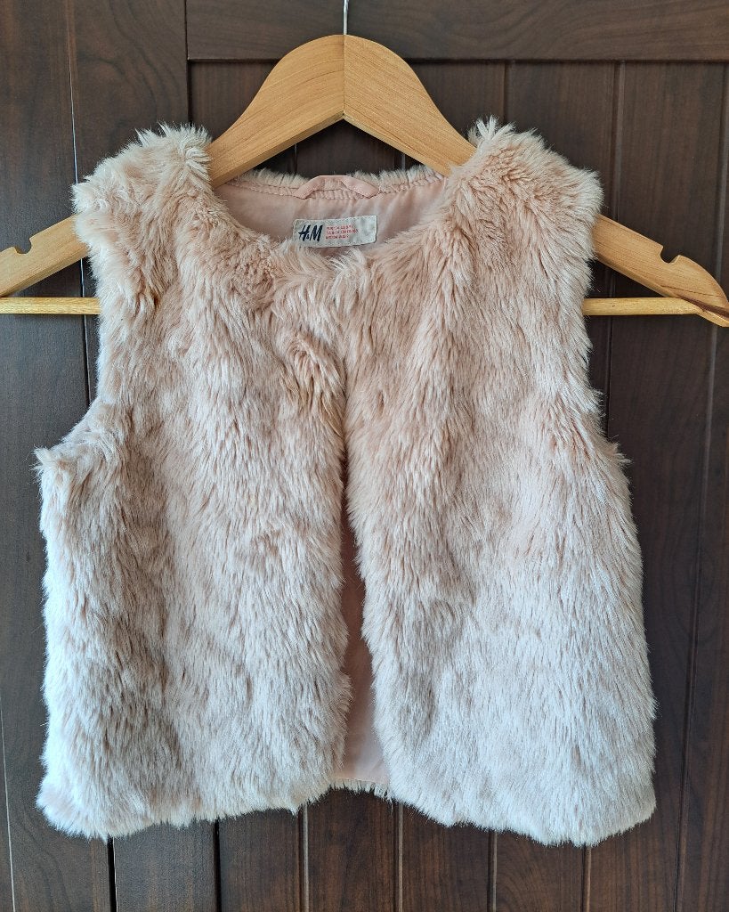 Schattig pelsen vestje van H&M in maat 134, H&M, Zo goed als nieuw, Jas, Verzenden
