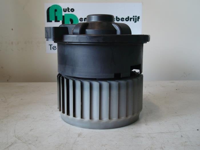 Kachel Ventilatiemotor van een Mitsubishi Colt (Colt 04-), Gebruikt, -, -, Ophalen of Verzenden