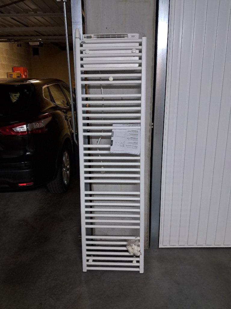 Electrische handdoekradiator, Doe-het-zelf en Bouw, Verwarming en Radiatoren, Ophalen, Radiator, Zo goed als nieuw, 60 tot 150 cm