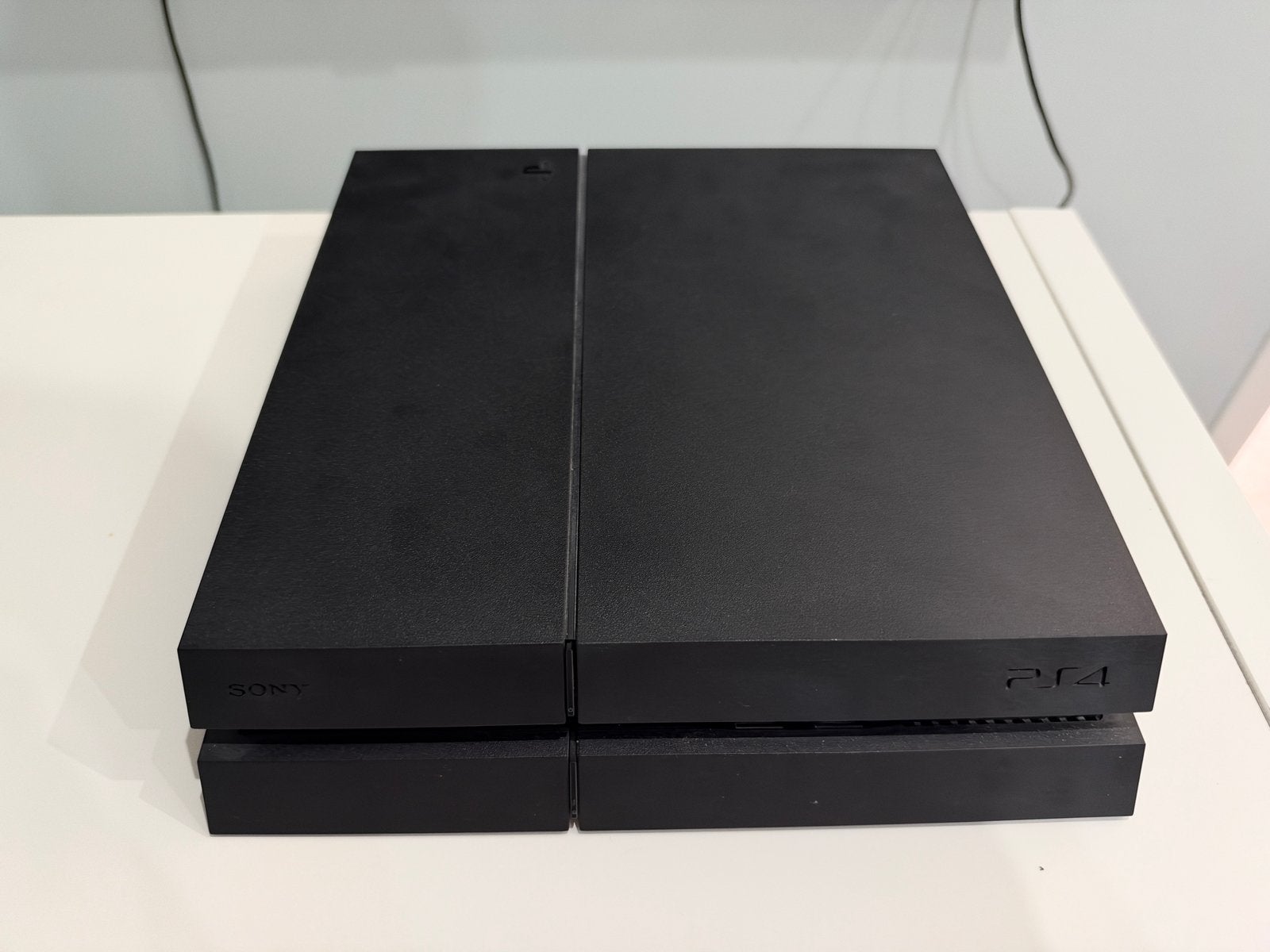 PlayStation 4 (1 TB) 2 Controllers Charging Dock 4 Games, Consoles de jeu & Jeux vidéo, Enlèvement, Utilisé, 1 TB, Avec 2 manettes