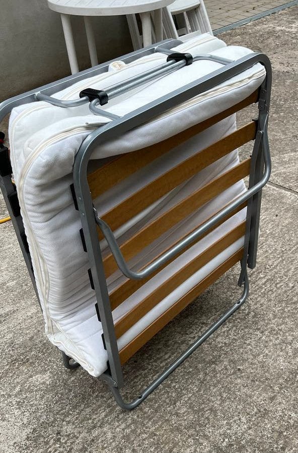 Lit d’appoint avec matelas IKEA, Maison & Meubles, Une personne, Utilisé, 200 cm, Enlèvement