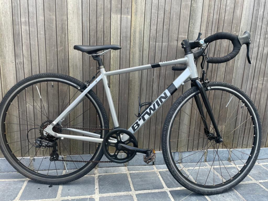 Koersfiets B twin triban 100, Vélos & Vélomoteurs, Enlèvement, Utilisé