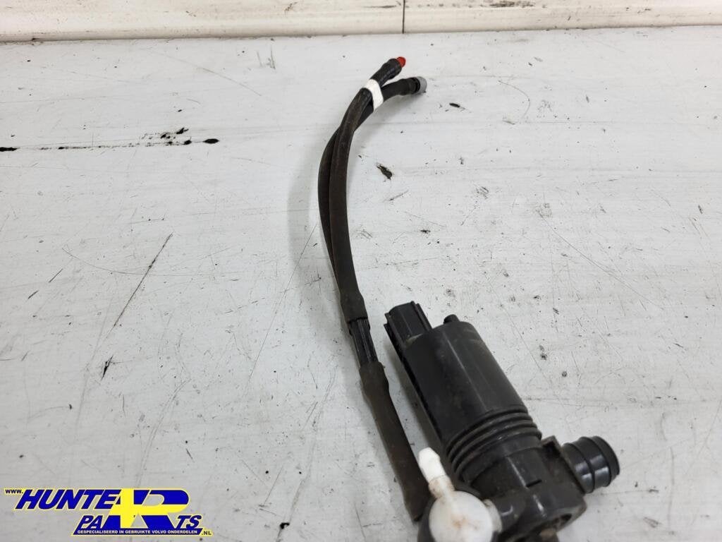 Ruitensproeierpomp V Volvo V40 II ('12-'19) 1026810, Gebruikt, Ophalen of Verzenden, Volvo, Volvo
