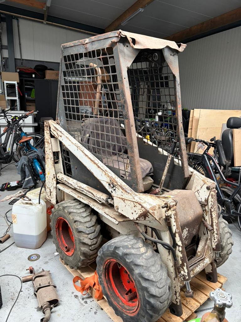Bobcat restauratie project, Enlèvement