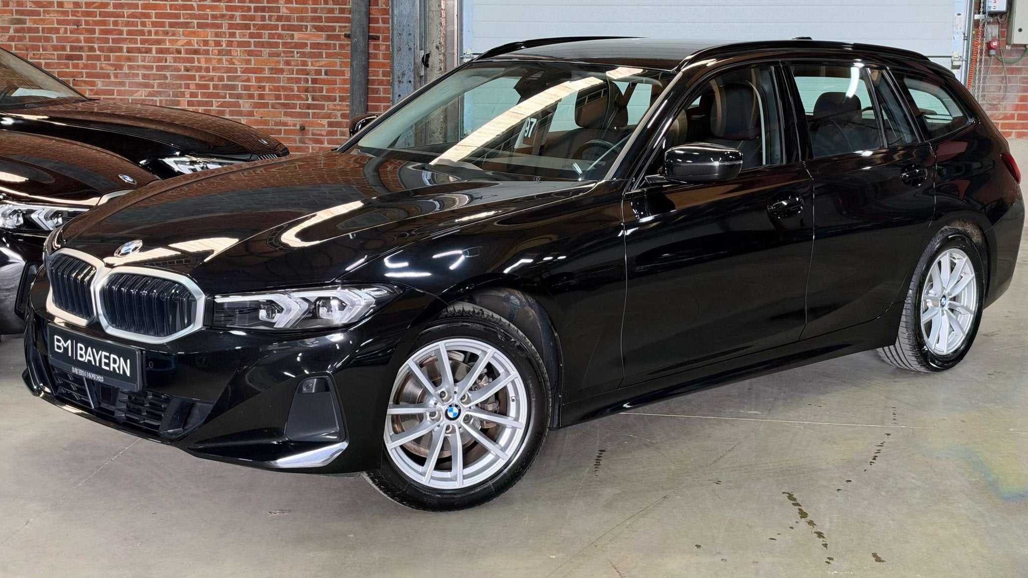 BMW 318 iA*Automaat*Facelift*Garantie*EURO6d*LED*Parkeerse, Autos, Achat, Euro 6, 5 portes, 1998 cm³