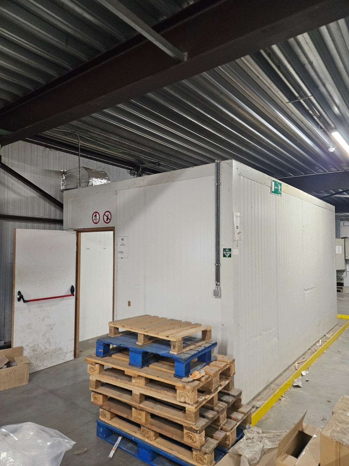 isolatie kamer, Elektronische apparatuur, Vriezers en Diepvrieskisten, Ophalen