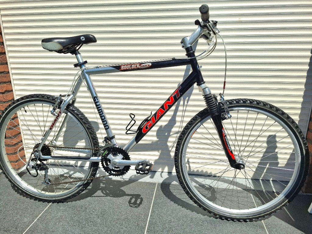 GIANT Mountainbike met voorvering, nog in goede staat, Frein sur jante, Giant, Enlèvement, Utilisé