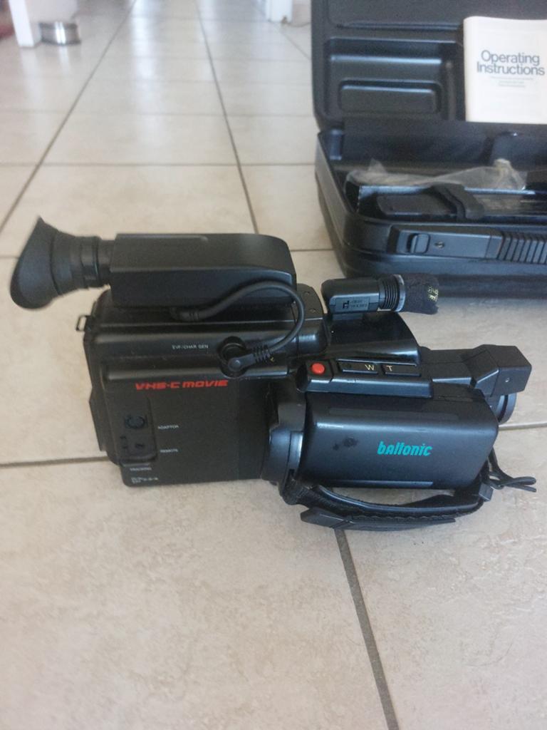 Filmcamera Panasonic MC10, Ophalen
