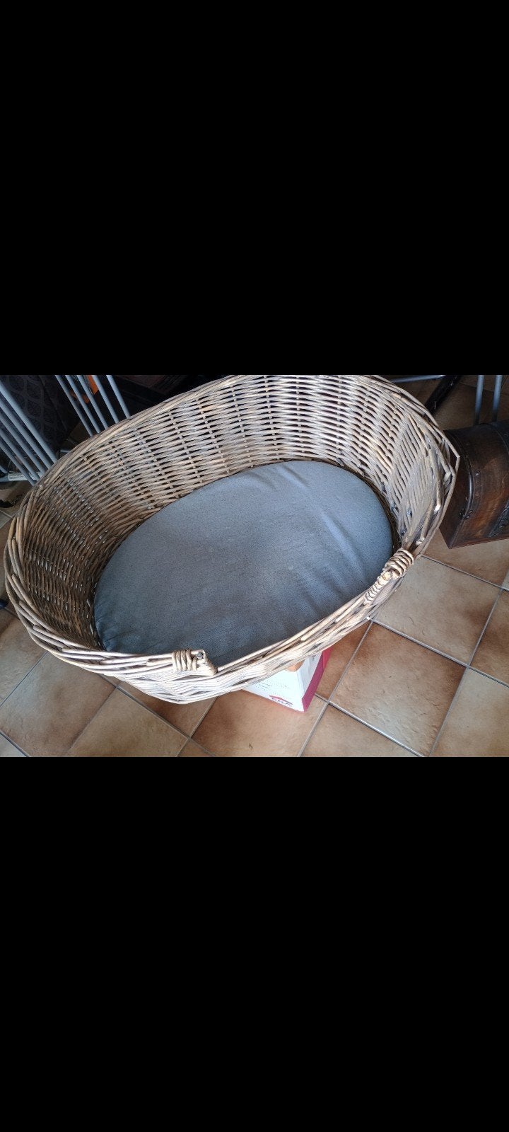 rieten hondenmand, Ophalen