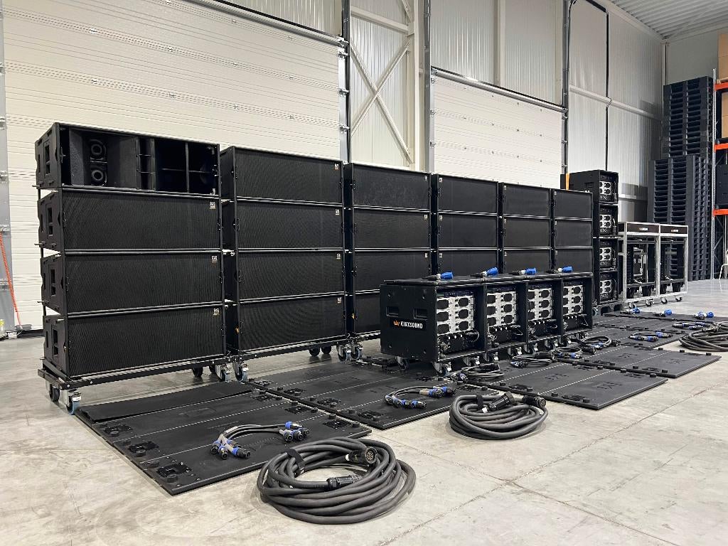 Martin Audio Synco line array: 24x W8LC 20x Lab.Gruppen/XTA, Autres marques, Ensemble surround complet, Enlèvement ou Envoi, Utilisé