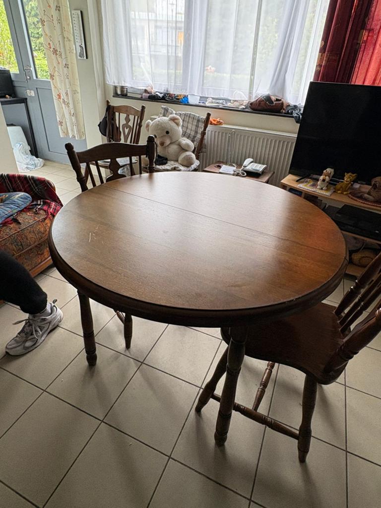 Houten tafel met 5 stoelen, Ophalen, Zo goed als nieuw