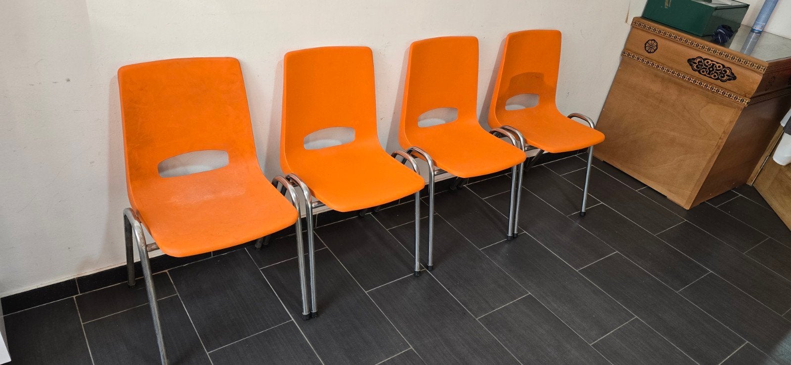 Set van 4 oranje designstoelen met chromen metalen poten
Qu, Ophalen of Verzenden