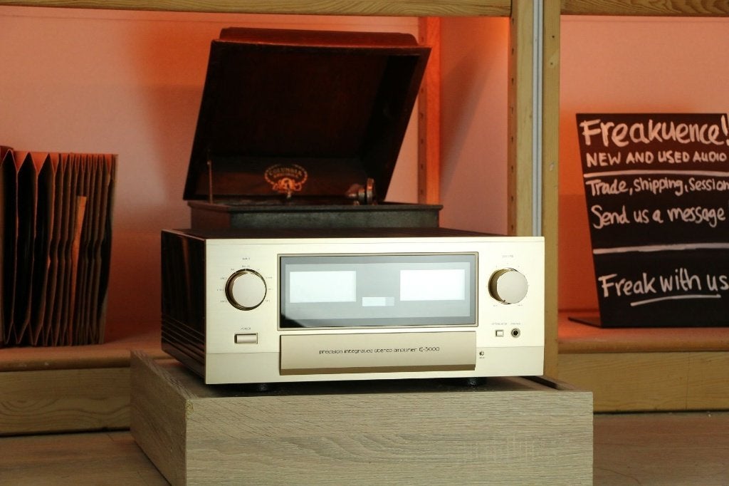 Accuphase E-5000 / E5000 TRADE.INRUIL OK. Check us online!, Ophalen of Verzenden, Zo goed als nieuw, Stereo, 120 watt of meer
