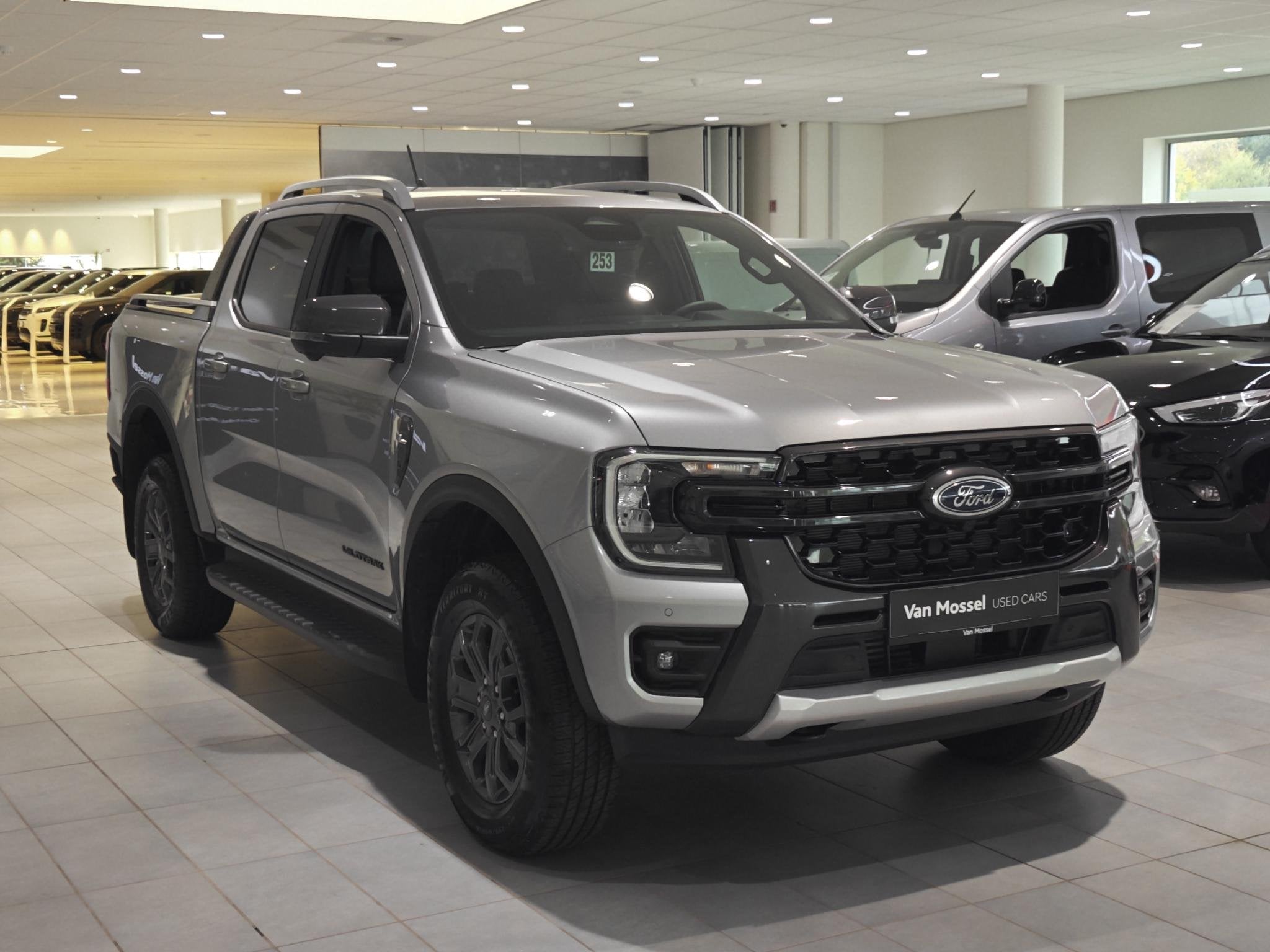 Ford Ranger 2.0TDCi 151kW Aut. 4x4 D-Cab Wildtrak, Autos, Argent ou Gris, https://public.car-pass.be/vhr/4c3ca6a3-c0ba-447f-854a-20708d8d3b53