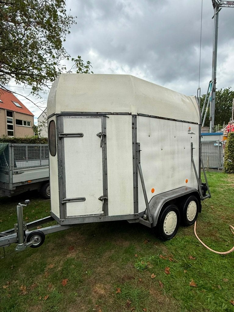 1.5 Paardentrailer Henra, Animaux & Accessoires, Chevaux & Poneys | Semi-remorques & Remorques, Enlèvement, Utilisé, Bois, Remorque 1½ cheval