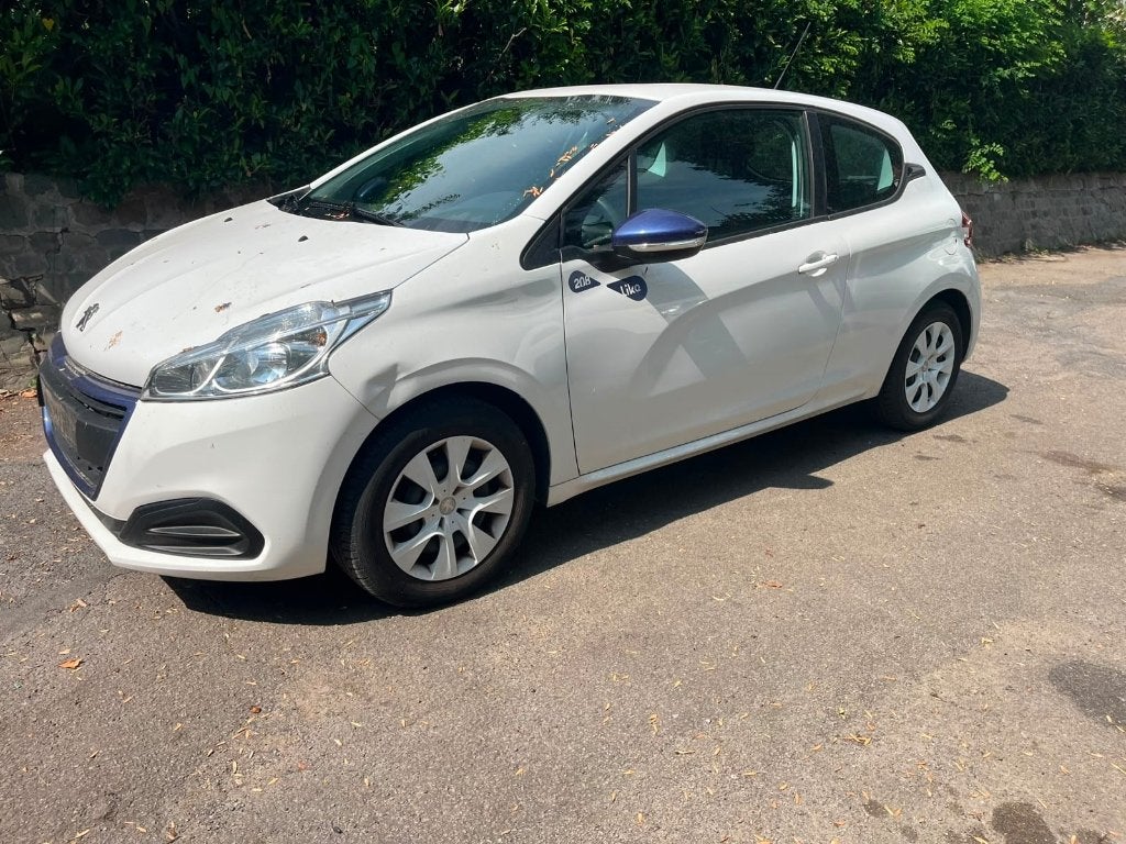Peugeot 208 208 1.0i PureTech zoals, Voorwielaandrijving, https://public.car-pass.be/vhr/764693bb-cce6-4052-8876-a11e040662b7
