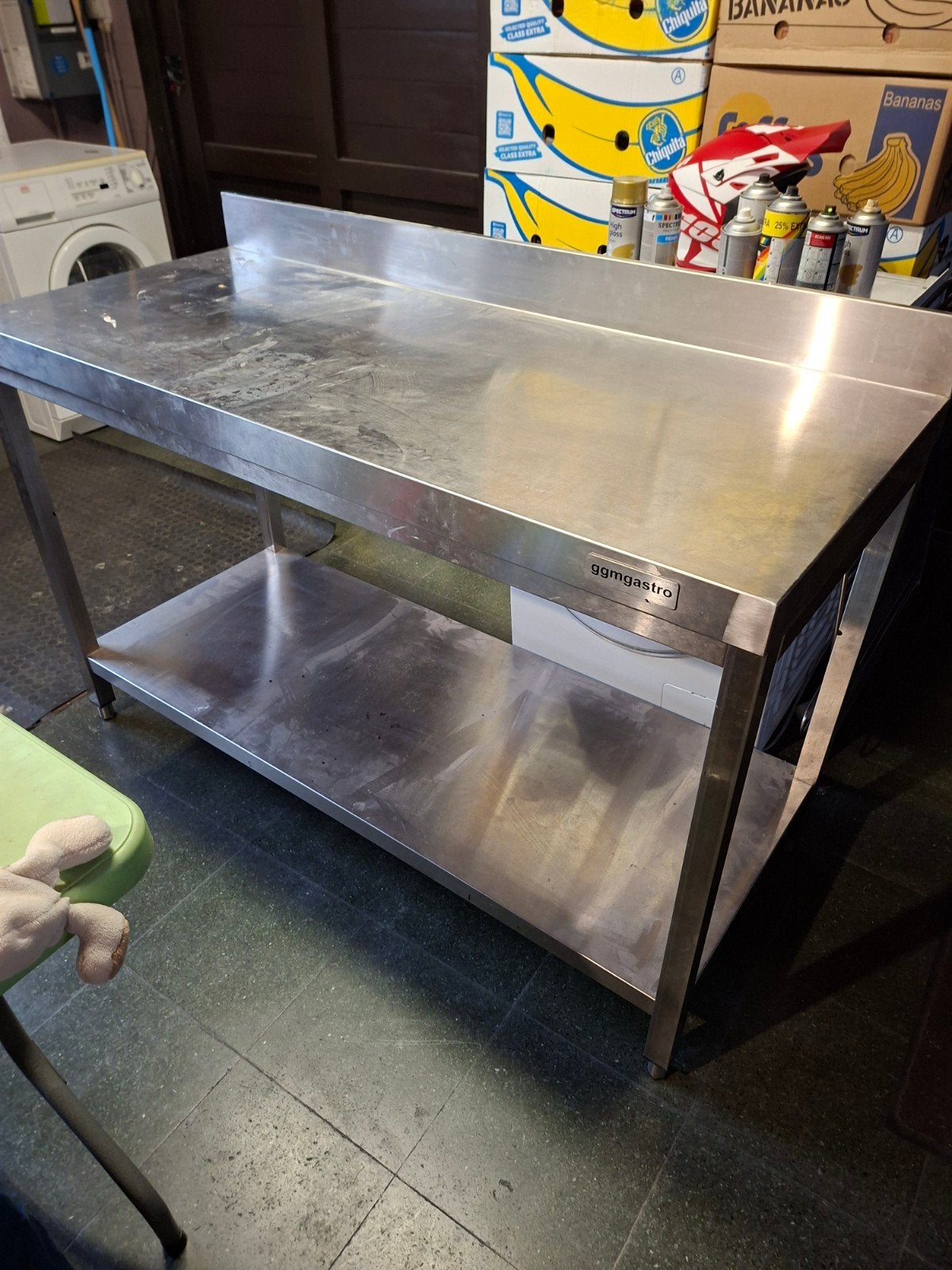 Inox werktafel, Ophalen