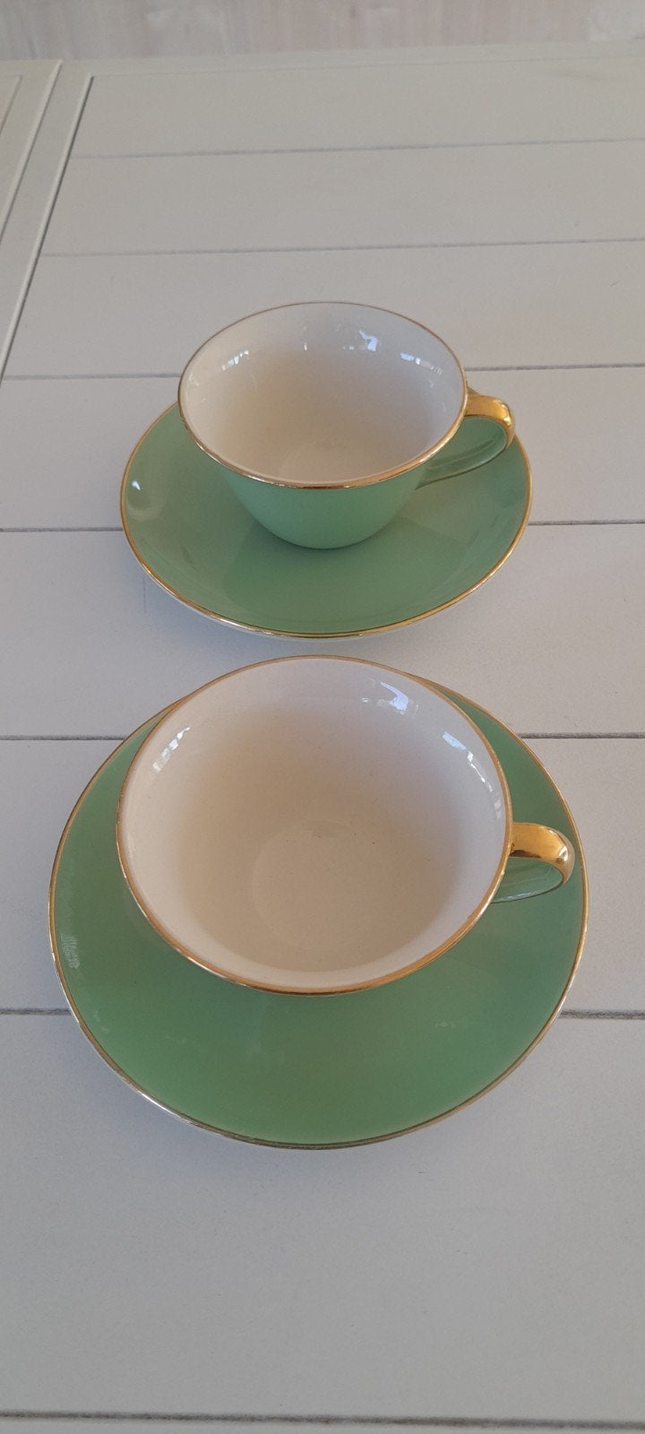 2 groene kopjes en ondertassen van boch, Keramiek, Villeroy & Boch, Vintage, Ophalen of Verzenden